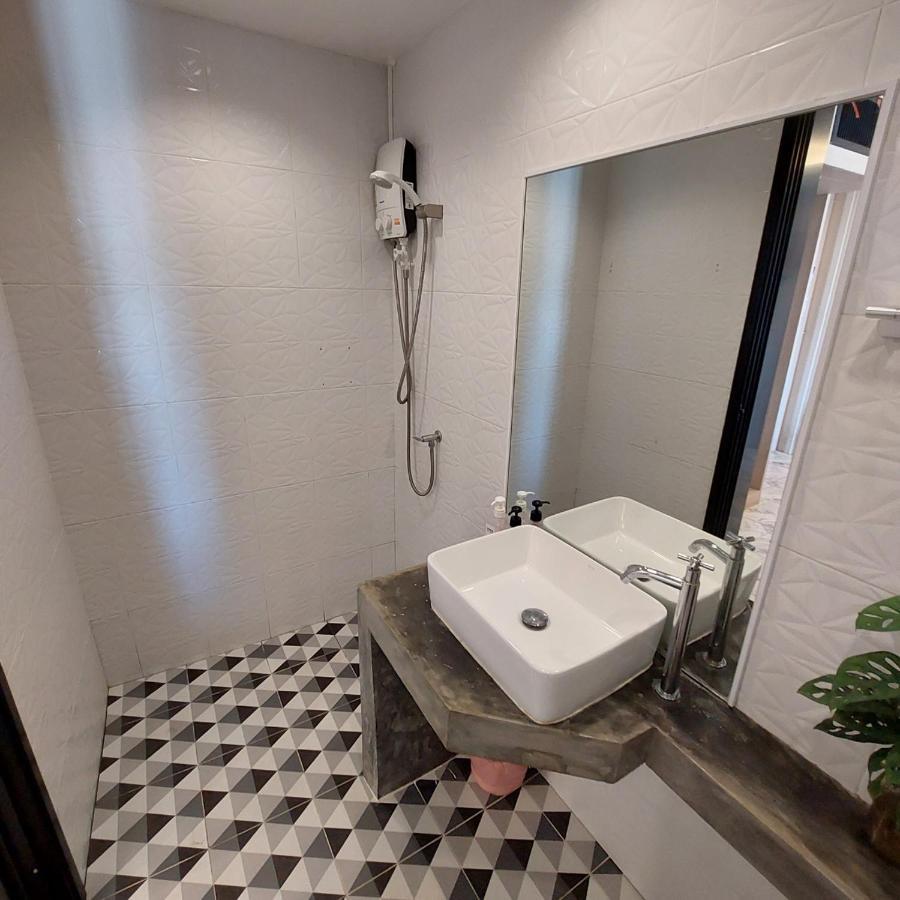 Kipbox Hotel Trang Εξωτερικό φωτογραφία